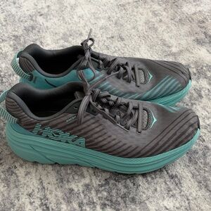 Hoka Rincon Gray Running Shoe with Teal Logo